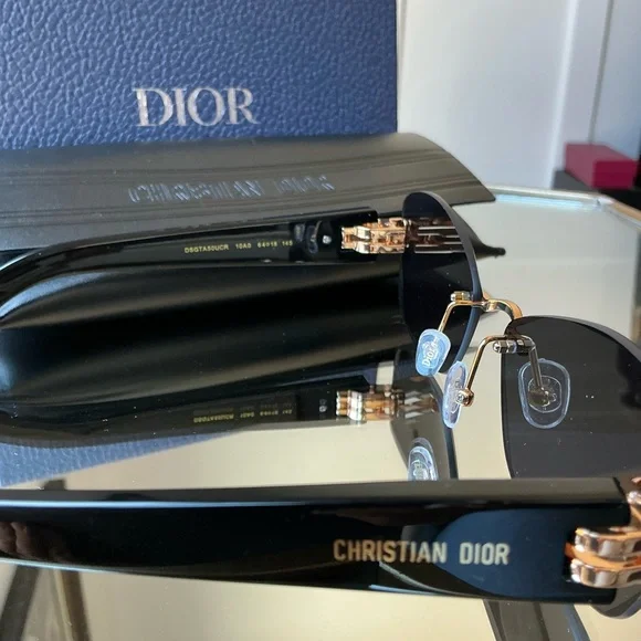 Dior Men's Black Sunglasses with Gold Hardware - Picture 8 of 10